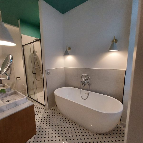 Renovação completa de habitação e hotel