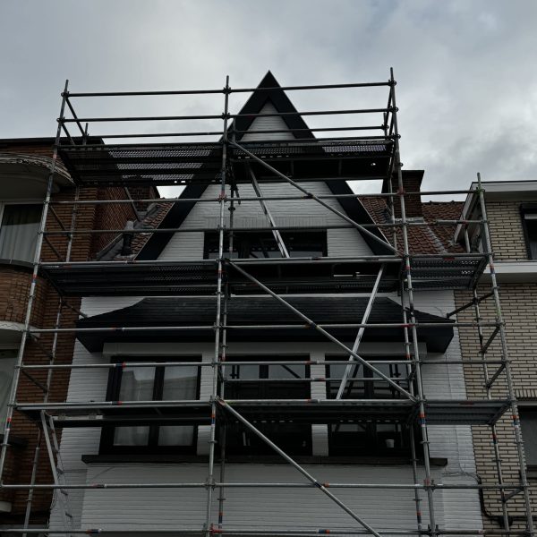 Renovação de fachadas e alojamento térmico